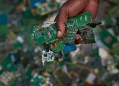 今年两亿手机更换产生两万吨电子垃圾